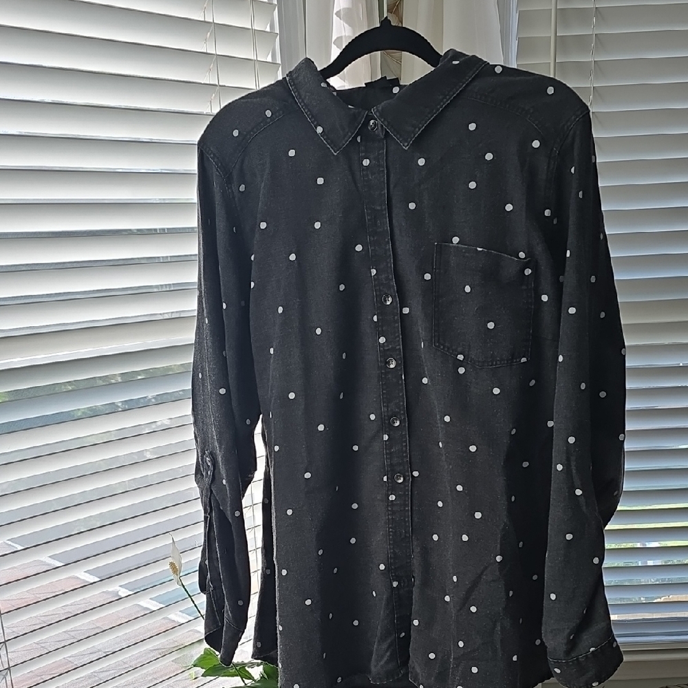 Torrid Grey and White Casual Button Down Shirt with Polka Dots